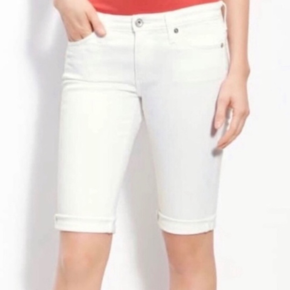 Bermuda mid thigh white denim Capri